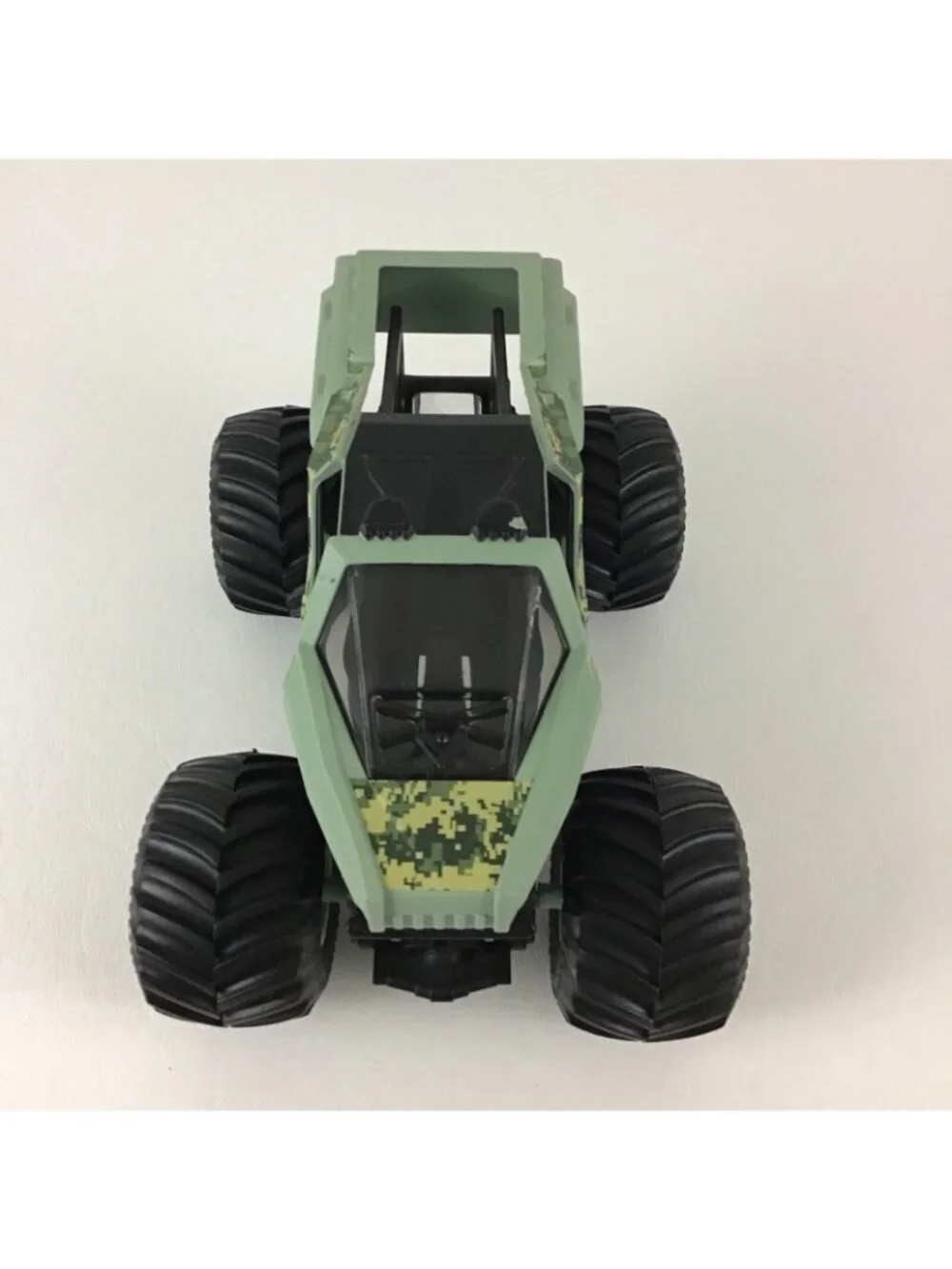 Hot Wheels Monster Jam Truck Soldier Fortune Military 1:24 Vehicle 2015 Mattel